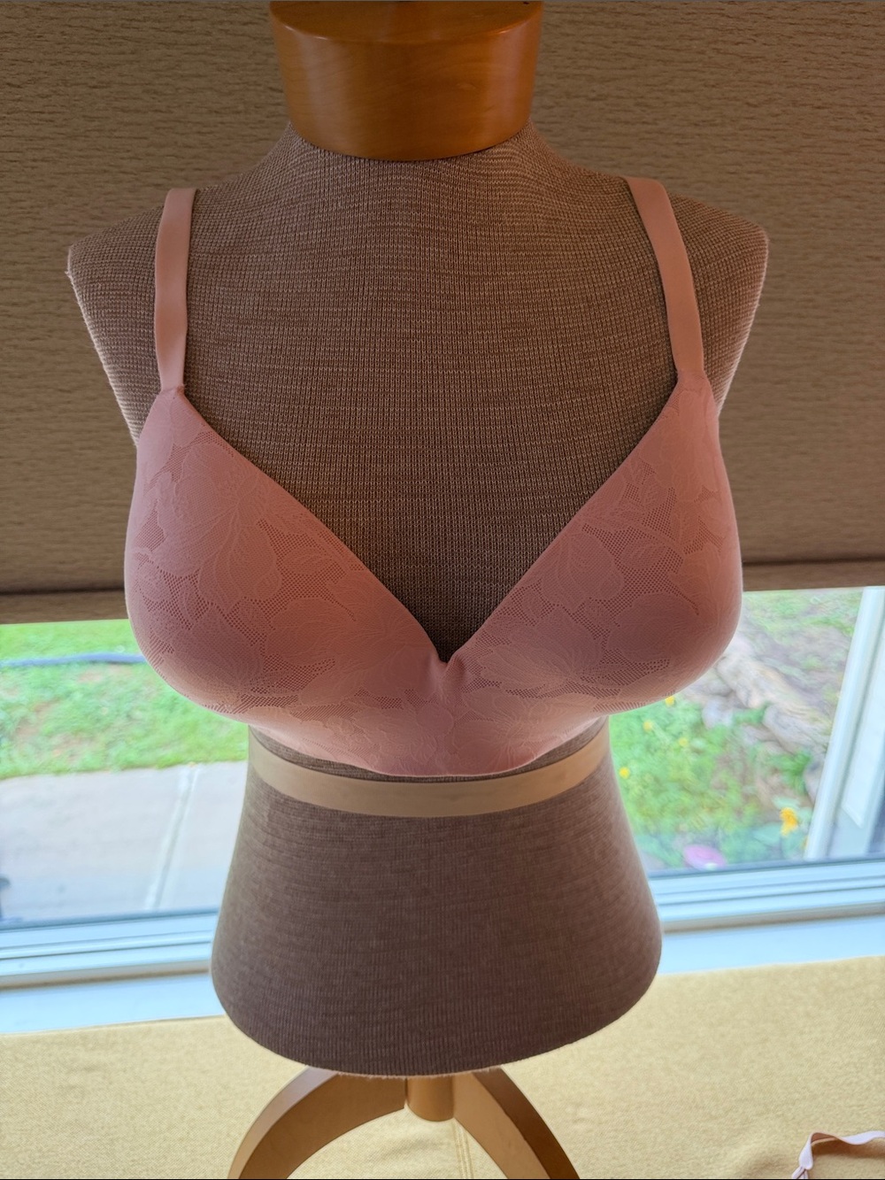 Tommy John Lace-Overlay Wireless Bra - Pink
